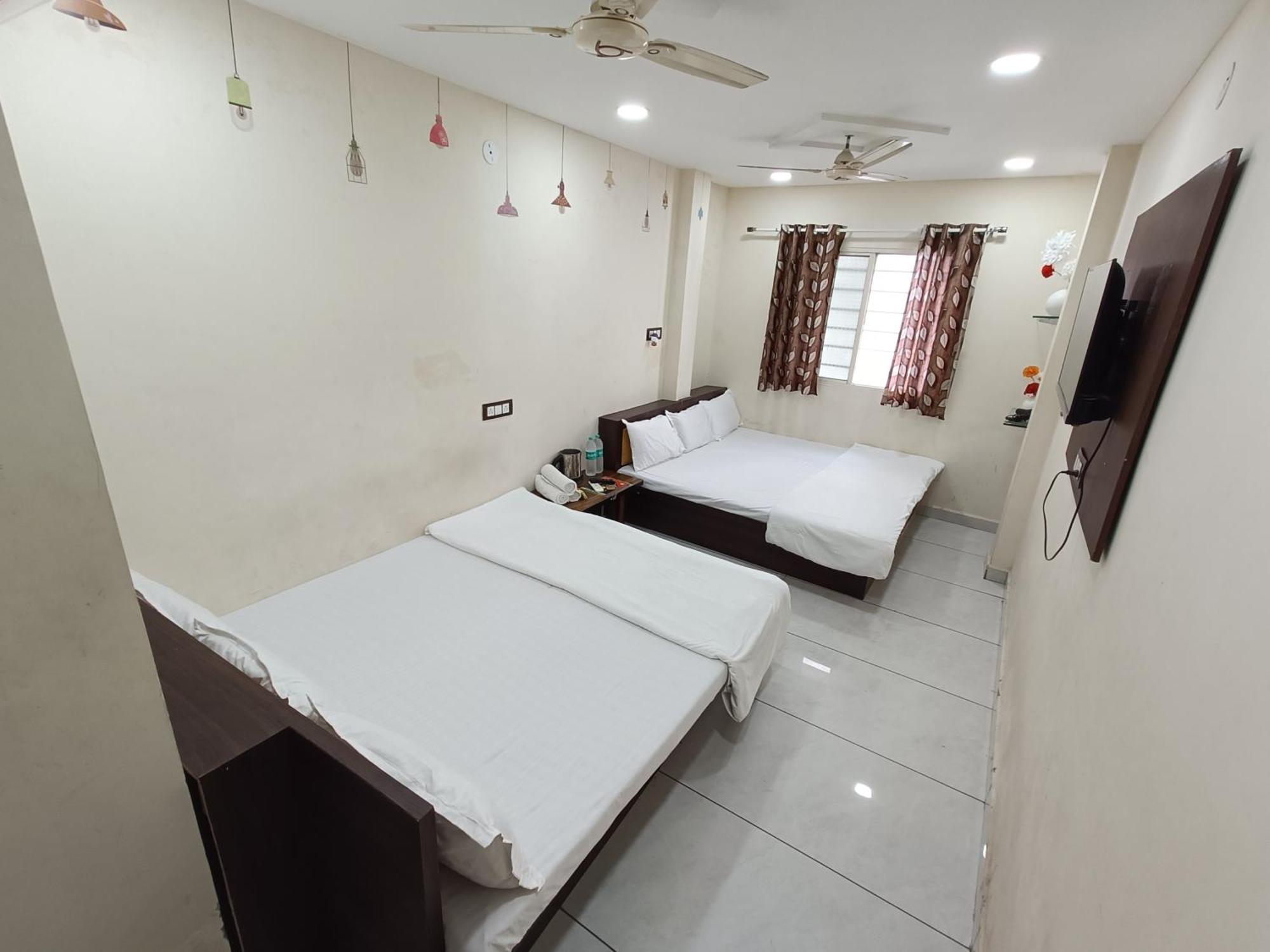 Hotel S Tower Удджайн Экстерьер фото